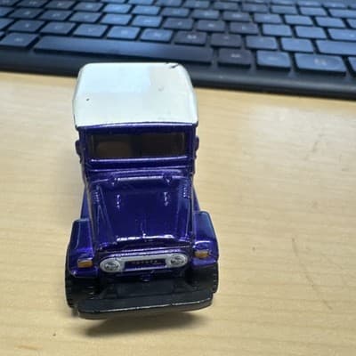 1968 68 Toyota Land Cruiser FJ40 Collectible 1/64 Scale Diecast Diorama Model - Thumbnail 2