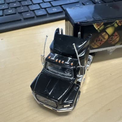Matchbox Collectibles Convoy CCY02B Ford Aeromax Tractor Trailer Dos Equis - Thumbnail 2