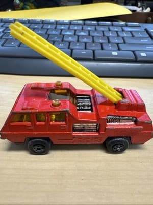 MATCHBOX LESNEY SUPERFAST BLAZE BUSTER NO.22 1975 DIECAST VINTAGE Fire truck - Image 1