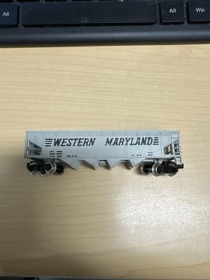 N Scale Western Maryland 3 Bay Longitudinal Hopper WM 2649 - Image 1