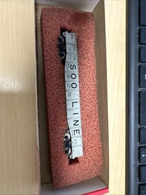 Athearn Roundhouse HO scale gondola car with custom load - Thumbnail 2