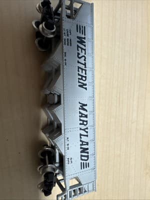 N Scale Western Maryland 3 Bay Longitudinal Hopper WM 2649 - Thumbnail 2