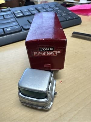 1960s LESNEY MATCHBOX MAJOR PACK #2 BEDFORD TRACTOR & YORK FREIGHTMASTER TRAILER - Thumbnail 2