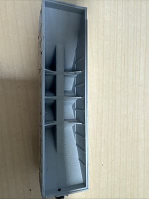 N Scale Western Maryland 3 Bay Longitudinal Hopper WM 2649 - Thumbnail 4