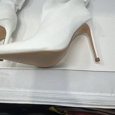 OLIVIA FERGUSON Thigh High Stiletto Boots 24" tall w/ 3.5 inch heel White 8.5 - Thumbnail 3