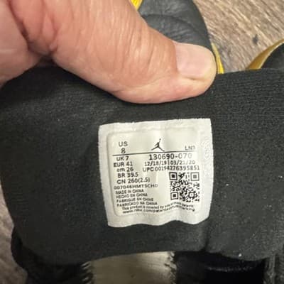 Air Jordan jump man 23 Sneakers Black/yellow size 8 - Thumbnail 3