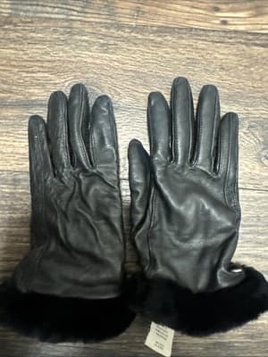 UGG $110 Fine leather Shearling Shorty gloves Color Dark Brown Size L/G - Image 1