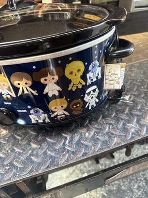 Star Wars 5 Quart Slow Cooker- Easy Cooking Across the Galaxy- Kitchen Appliance - Thumbnail 2