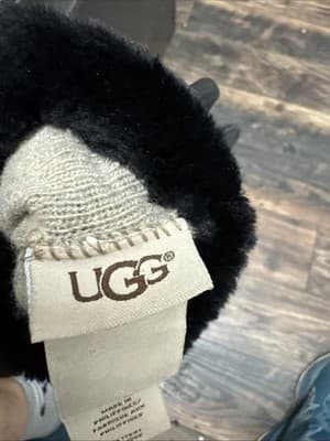 UGG $110 Fine leather Shearling Shorty gloves Color Dark Brown Size L/G - Thumbnail 4