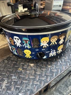 Star Wars 5 Quart Slow Cooker- Easy Cooking Across the Galaxy- Kitchen Appliance - Image 1
