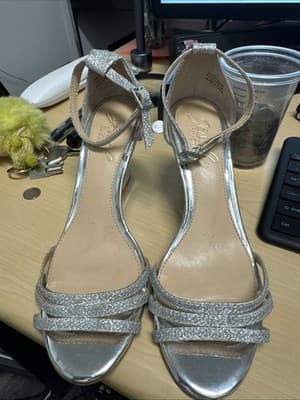 Badgley Mischka Metallic Silver Leather Heels Size 5.5 Elegant Strappy Sandals - Image 1
