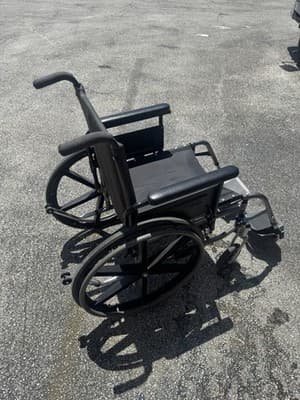FREEZY By QUICKIE folding WHEELCHAIR Lightweight - Thumbnail 9