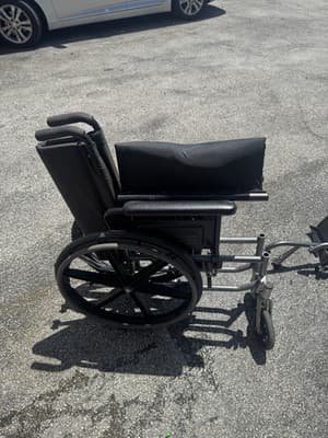 FREEZY By QUICKIE folding WHEELCHAIR Lightweight - Thumbnail 7