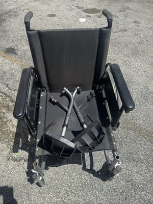 FREEZY By QUICKIE folding WHEELCHAIR Lightweight - Thumbnail 4