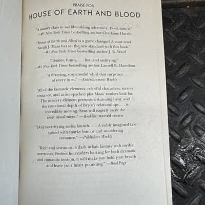 Sarah J. Maas - Crescent City-House of Earth and Blood - Thumbnail 2