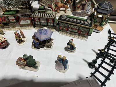 Lot of Vintage Ceramic Christmas Village Houses Accessories Railroad Station - Thumbnail 11