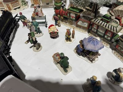 Lot of Vintage Ceramic Christmas Village Houses Accessories Railroad Station - Thumbnail 9