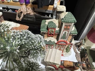 Lot of Vintage Ceramic Christmas Village Houses Accessories Railroad Station - Thumbnail 4