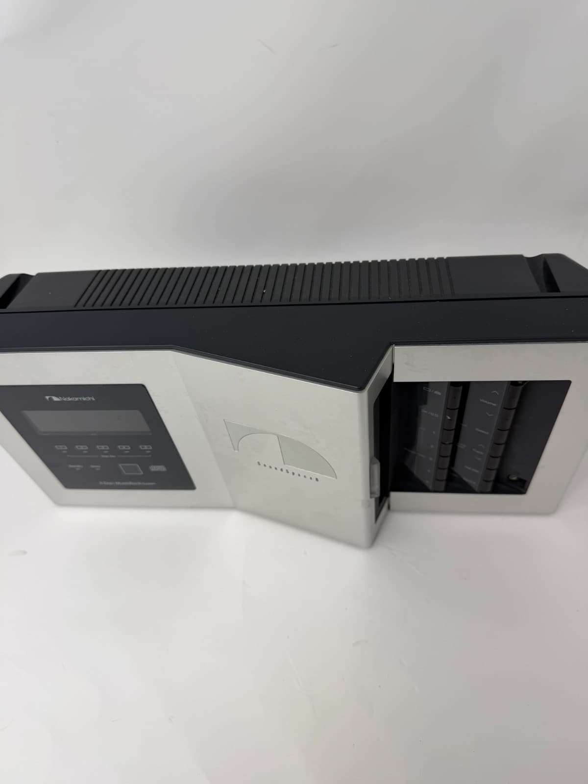 Nakamichi SoundSpace 8 5 Disc MusicBank CD System AM/FM Receiver UNTESTED - Thumbnail 4