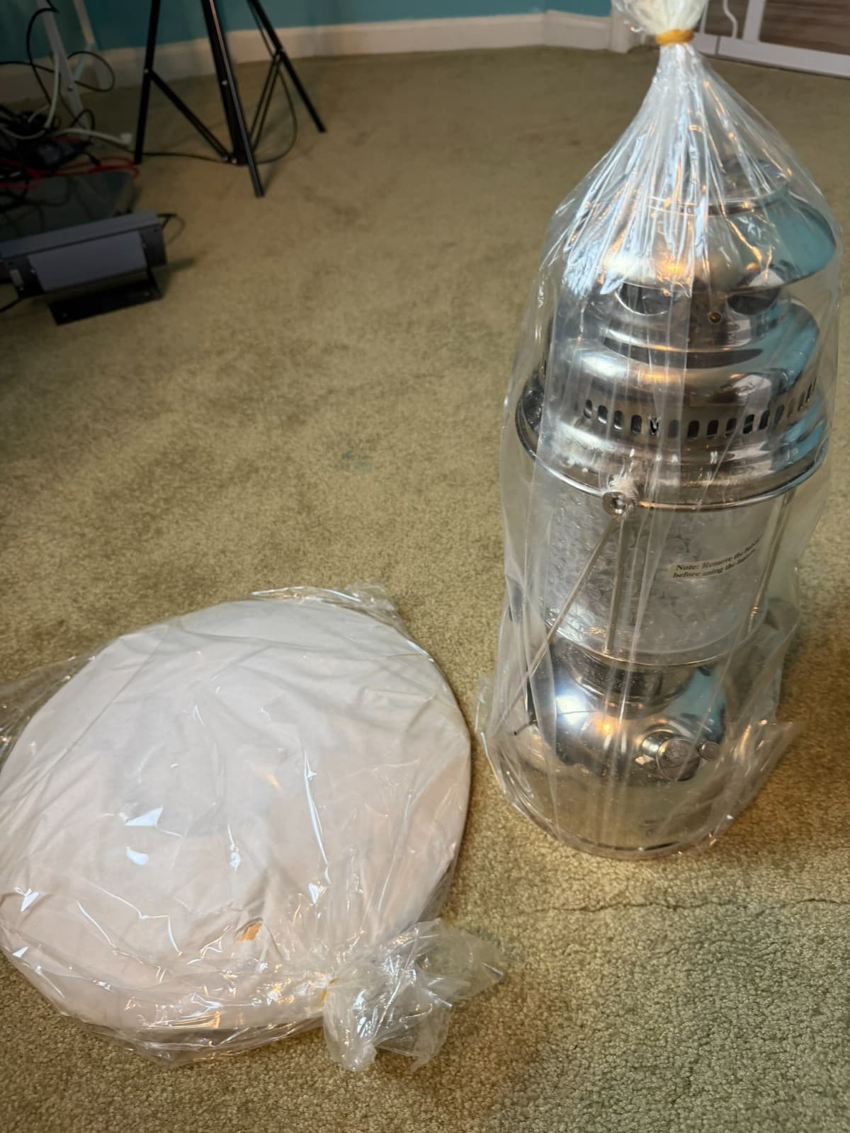 WENZEL Nickel Plated Pressure Lantern Model #823018 New In Original Wooden Crate - Thumbnail 2