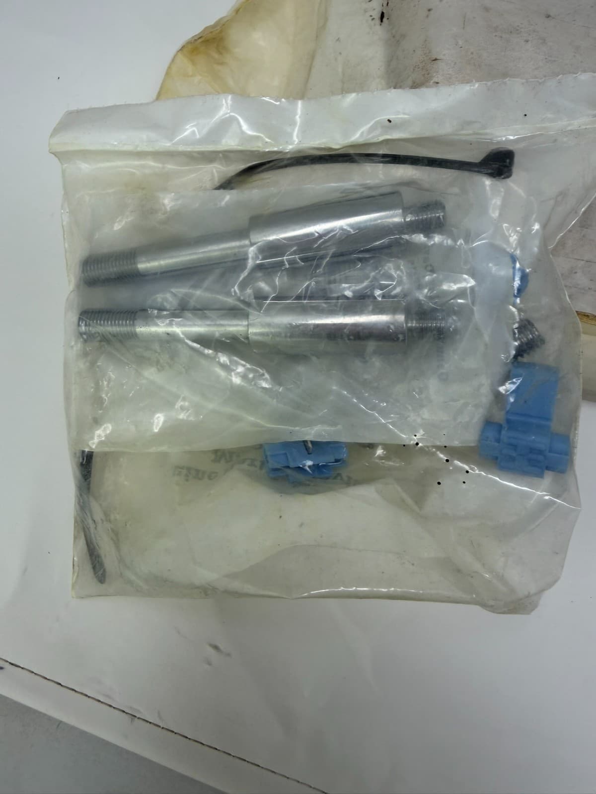 New OEM Harley-Davidson Saddlebag Support Kit 90589-91d 91-05 DYNA 98 - 2005 FXD - Thumbnail 2