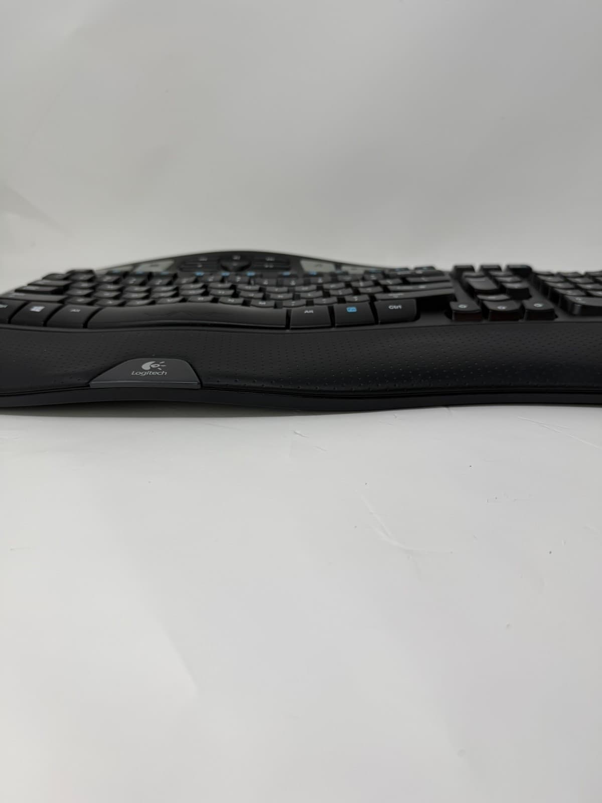 Logitech K350 ( Y-RBN90 ) Wireless Comfort Wave Ergonomic Keyboard W/ UNIFY USB - Thumbnail 6