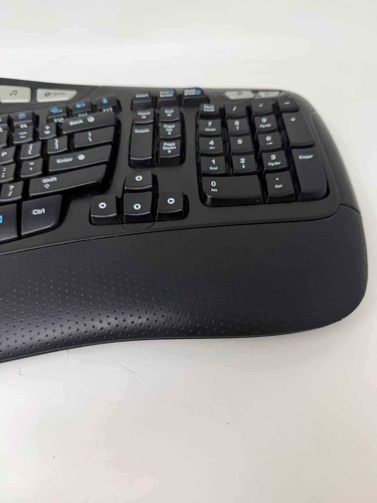 Logitech K350 ( Y-RBN90 ) Wireless Comfort Wave Ergonomic Keyboard W/ UNIFY USB - Thumbnail 4