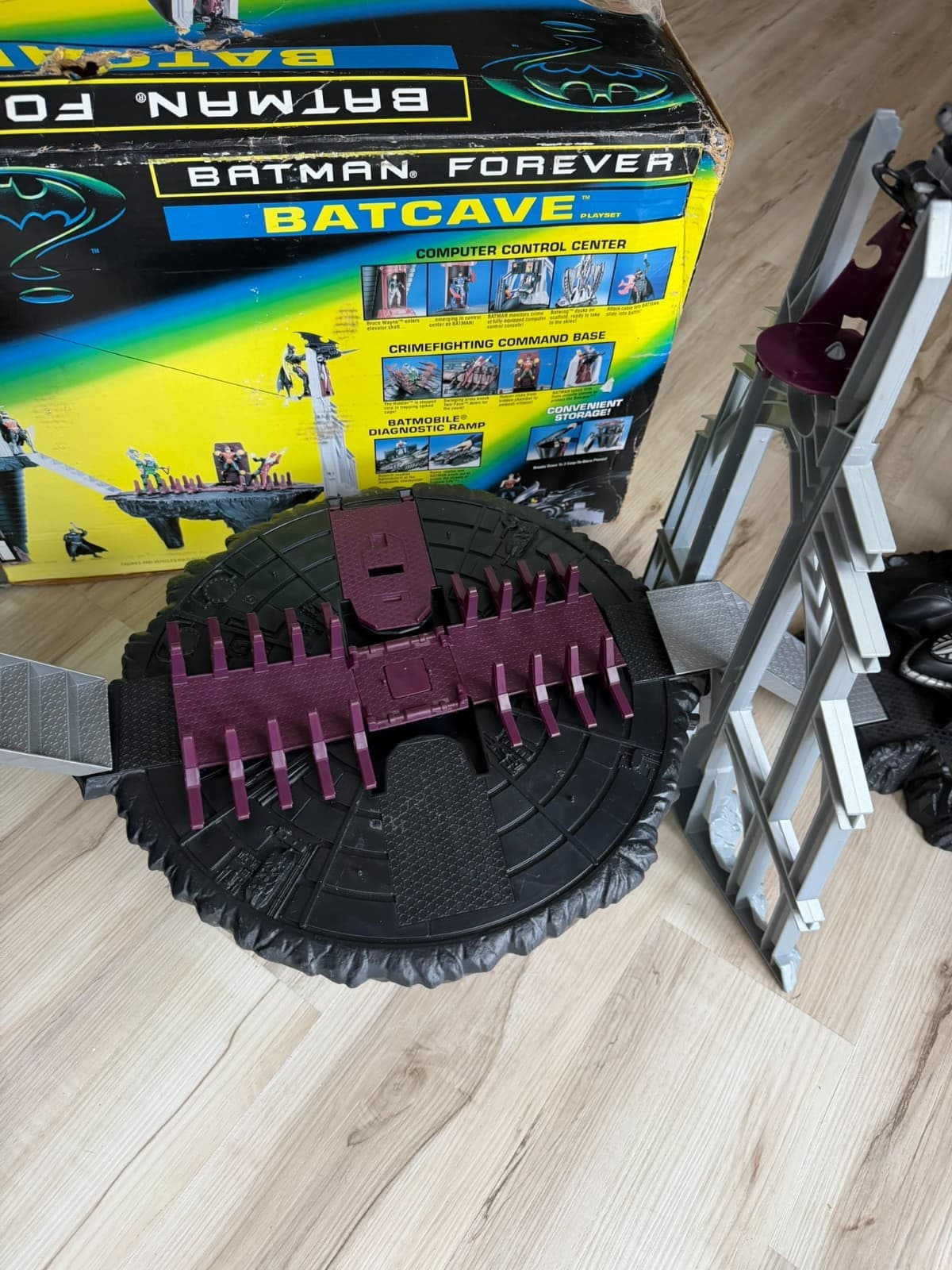 Batcave Playset 1995 BATMAN FOREVER Kenner Rare W/ Box Near Complete VTG 90s - Thumbnail 14