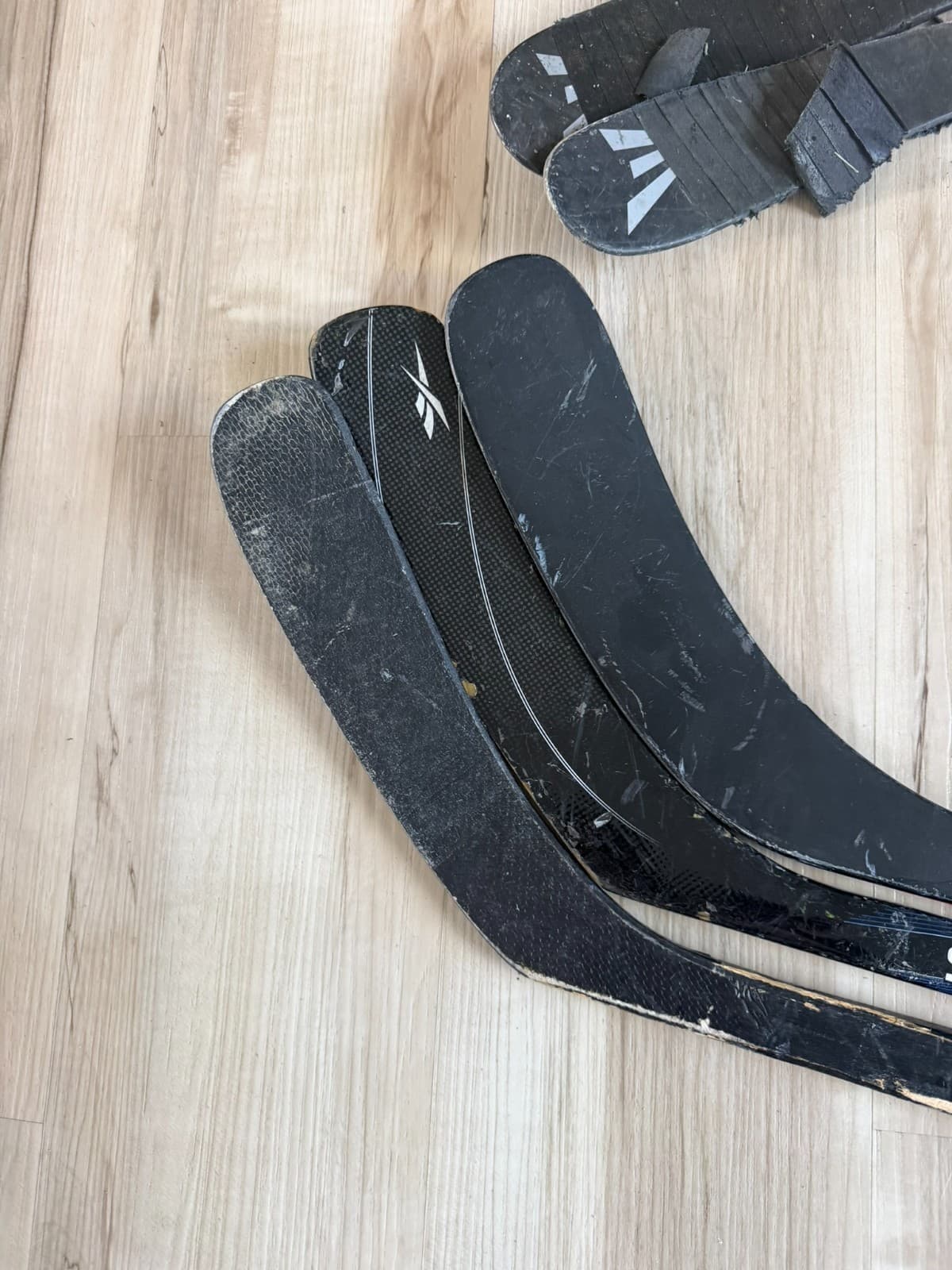Hockey Stick Lot 5 PC Warrior Covert QRL Easton Ultra Reebok Koho Right/ Left - Thumbnail 9