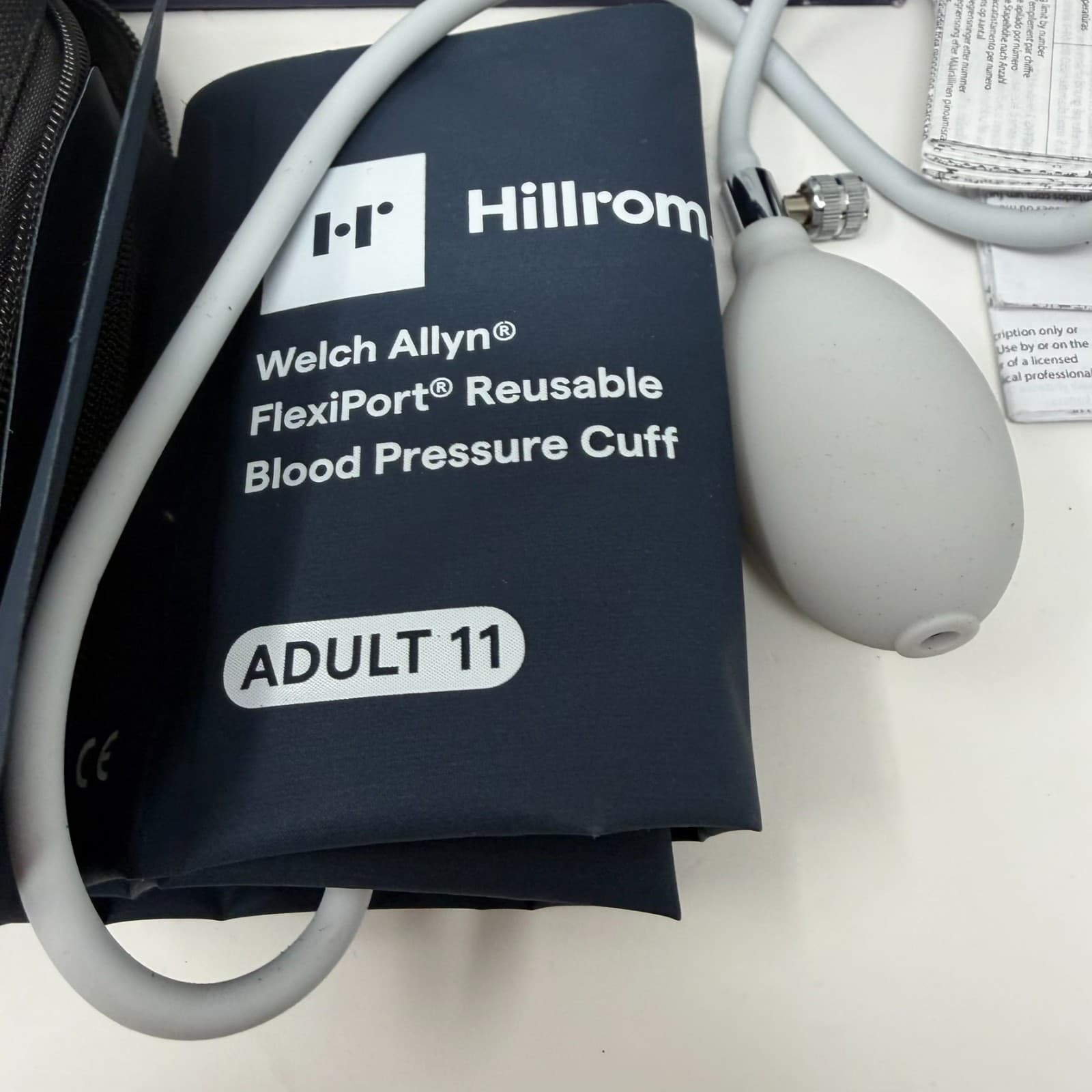 Welch Allyn DS44-11C Durashock Aneroid with One Adult Cuff and Zipper Case - Thumbnail 6