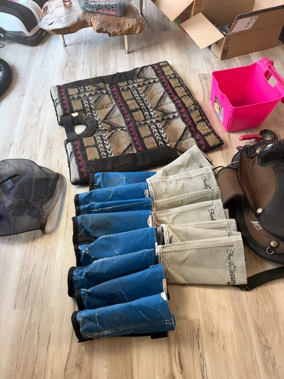 Used Horse Tack Lot- Abetta Saddle Tuffy Pad Cinch Hook N Feed Tools Shoofly Leg - Thumbnail 14