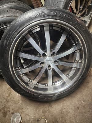 Vossen Wheels VVS-083 22x10.5 - Image 1