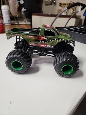 2015 Hot Wheels Monster Jam 1:24 - XTERMIGATOR