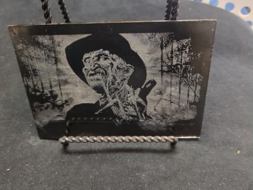 Freddie Krueger On Glass - Thumbnail 3