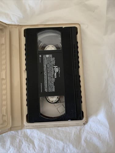 Disney Black Diamond The Rescuers (VHS) - Rare. Limited. Vintage. - Thumbnail 4
