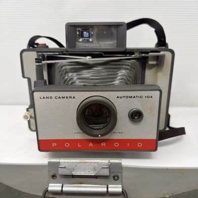 VINTAGE POLAROID LAND CAMERA AUTOMATIC 104 (A9) - Thumbnail 3