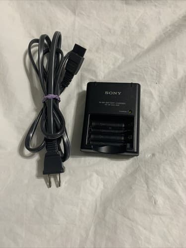 🔥🔥Sony Ni-MH AA AAA BC-CS2B Battery Charger Double A Triple A🔥🔥A9