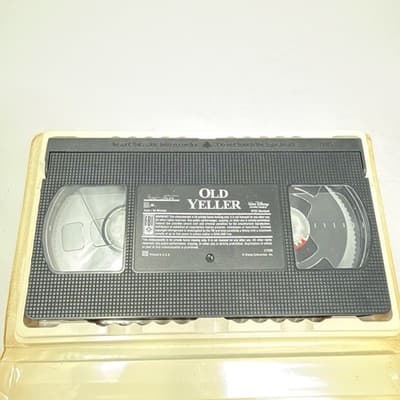 Old Yeller (VHS, 1998, Clam Shell) Brand New Factory Sealed Walt Disney (A20) - Thumbnail 2