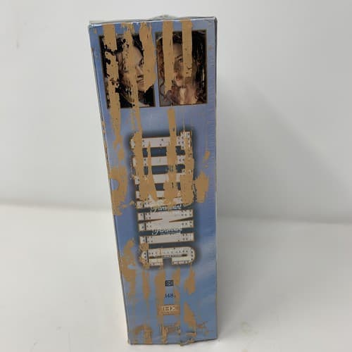 Titanic (VHS, 1998, 2-Tape Set) Leonardo DiCaprio - Kate Winslet - NEW & SEALED - Thumbnail 4