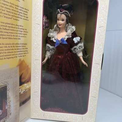 1997 Special Edition Hallmark Sentimental Valentine Barbie Doll (NRFB) 16536 - Thumbnail 5