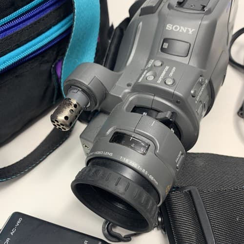 Sony Handycam CCD-F56 Camcorder Video 8 withMany Accessories Untested - Thumbnail 4