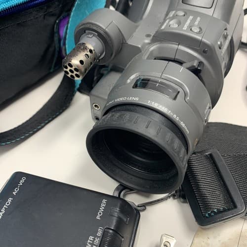 Sony Handycam CCD-F56 Camcorder Video 8 withMany Accessories Untested - Thumbnail 5