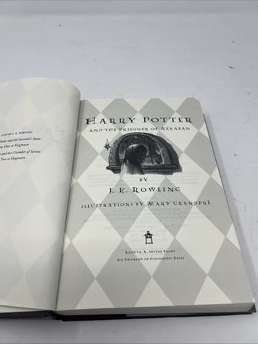 Harry Potter & The Prisoner Of Azkaban First Edition First Print 1999 - Thumbnail 4