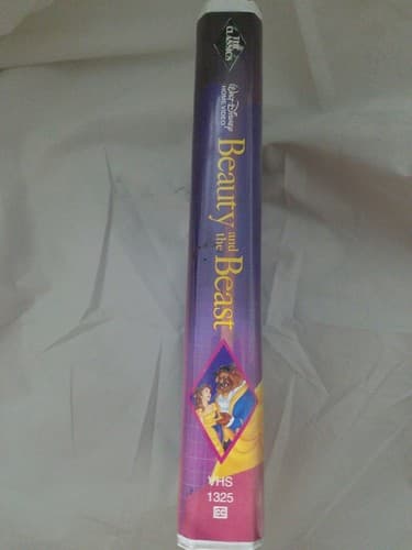 Disney Black Diamond Classic Beauty and the Beast (VHS) - Thumbnail 2
