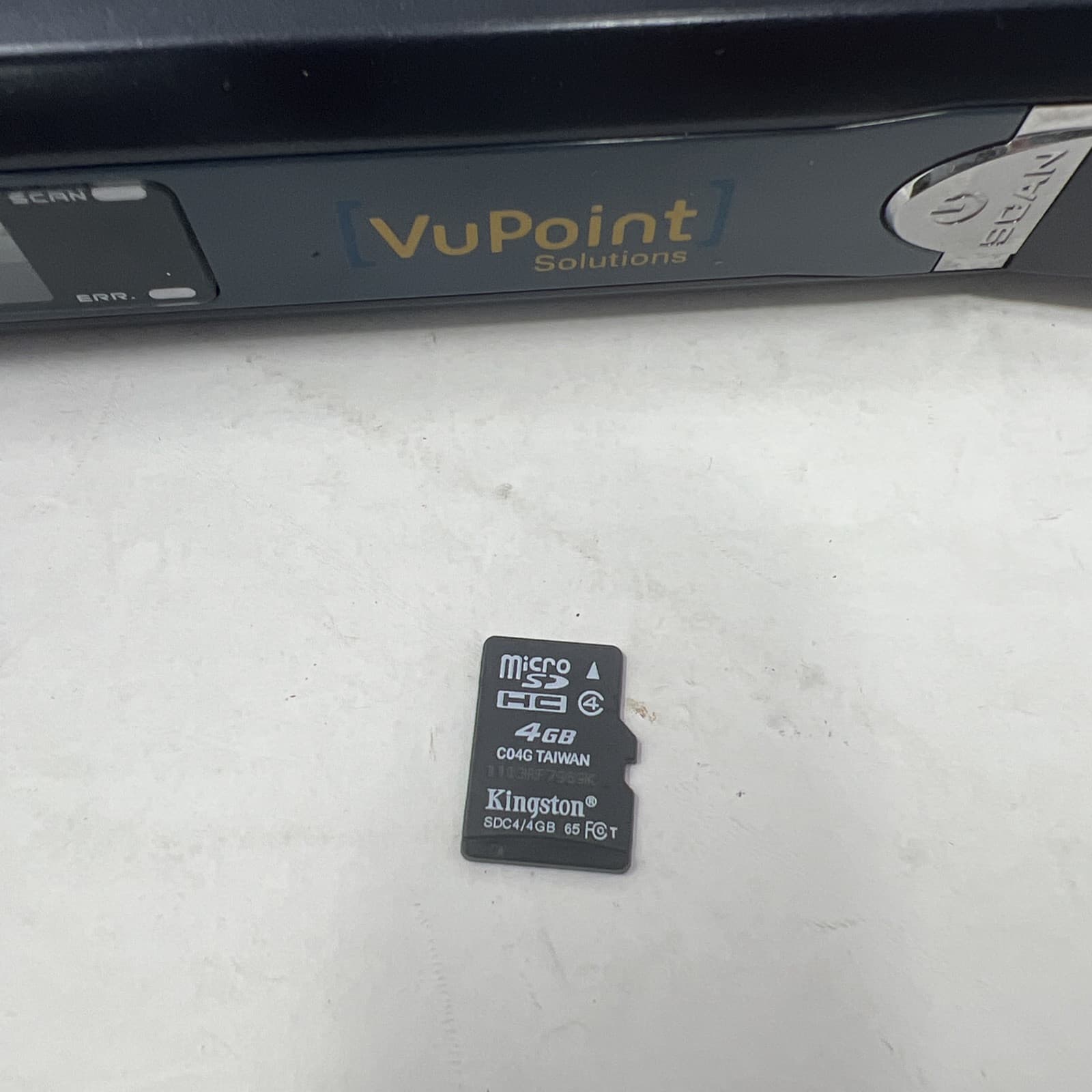 VuPoint Magic Wand PDS-ST415-VP Handheld Scanner 4GB with Adapter & Hard Case - Thumbnail 3