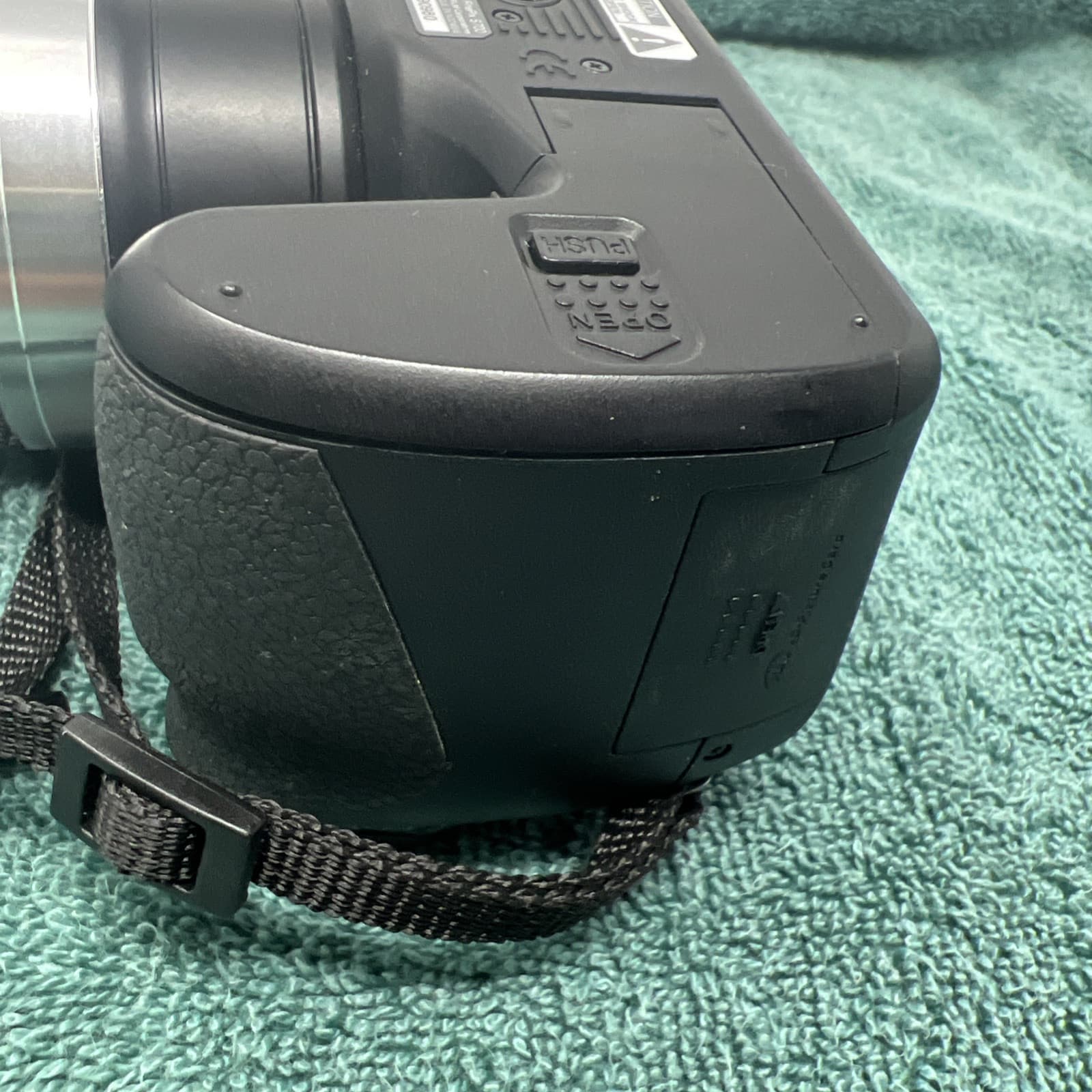Fuji Fujifilm | Finepix S700 | 7.1MP Digital Camera (A8) - Thumbnail 4