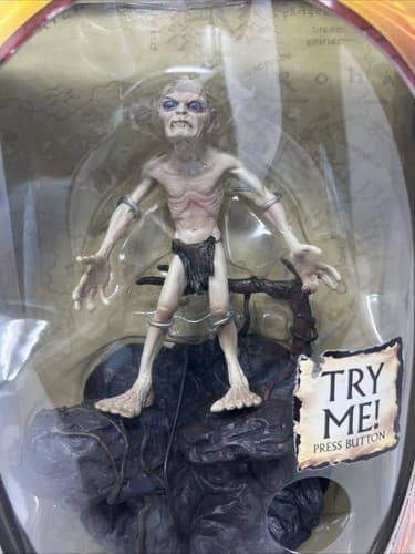 GOLLUM with sound base ! ( " MY PRECIOUS " ) The Lord of the Rings TWO TOWERS - Thumbnail 2