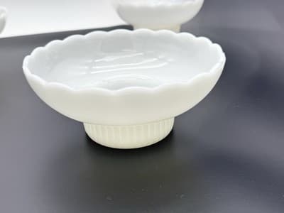 E. O. Brody Co. Milk Glass Candy Bowl M2000 Scalloped Edge Vintage - Thumbnail 2