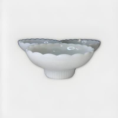 E. O. Brody Co. Milk Glass Candy Bowl M2000 Scalloped Edge Vintage - Thumbnail 5