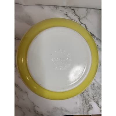 Pyrex Nesting Mixing Bowls Primary Colors Set of 3, Yellow/Green/Blue - Thumbnail 10